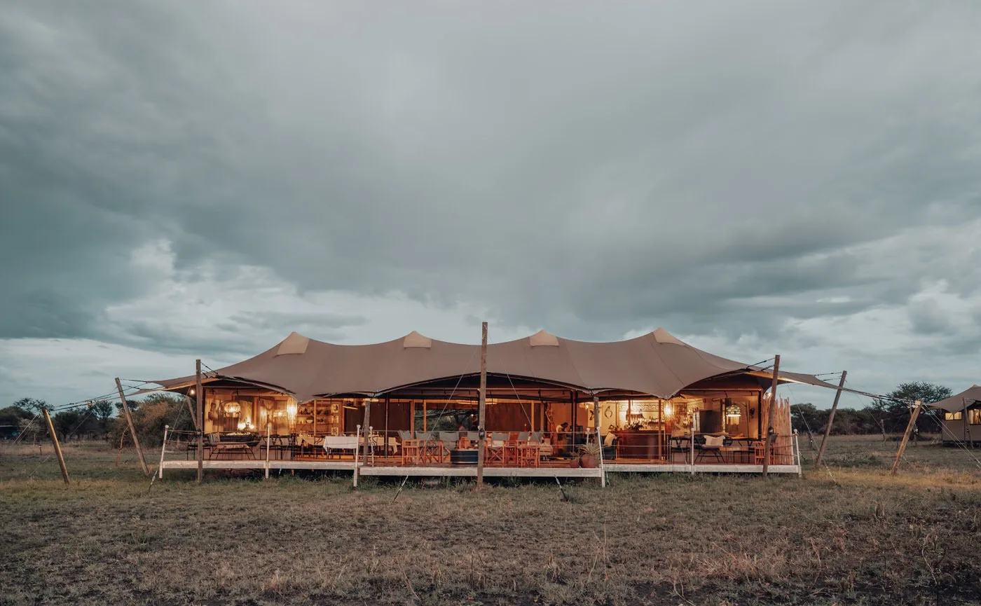 Escarpment Luxury Camp Serengeti exterior